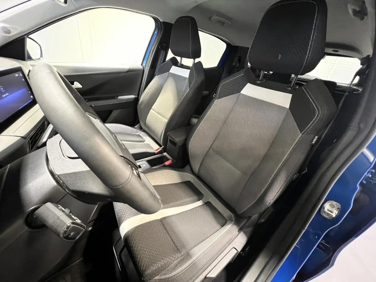 1.2 Turbo Hybrid GS | Navigatie/Android/Apple Carplay | LM Velgen 17" | Voorstoelen/Stuur/Voorruit Verwarmd | Cruise Control | Achteruitrijcamera | Airco |