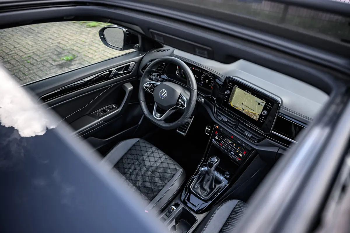1.5 TSI R-Line Pano/iQ-light/Blindspot