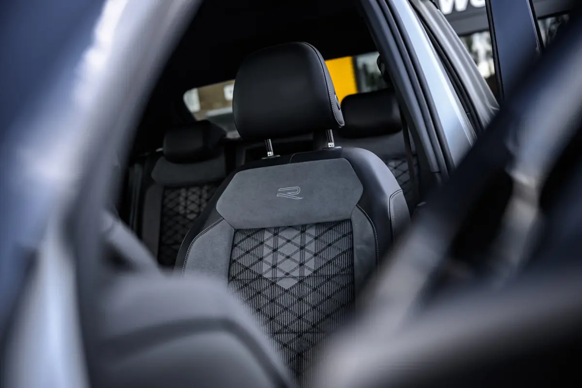 1.5 TSI R-Line Pano/iQ-light/Blindspot
