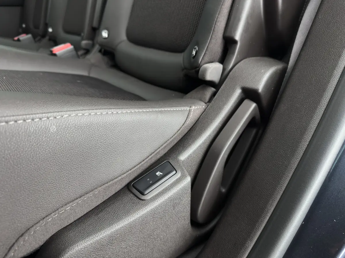 2.0 Blue dCi Intens 7pers. *AUT | PANO | HEAD-UP | LEATHER | CRUISE | FULL-LED | CAMERA | KEYLESS | HEATED-COMFORTSEATS | PRIVACY-GLASS | ECC | PDC | AMBIENT-LIGHT | 19''ALU*