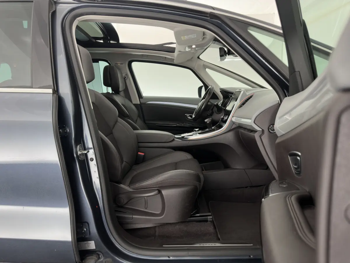 2.0 Blue dCi Intens 7pers. *AUT | PANO | HEAD-UP | LEATHER | CRUISE | FULL-LED | CAMERA | KEYLESS | HEATED-COMFORTSEATS | PRIVACY-GLASS | ECC | PDC | AMBIENT-LIGHT | 19''ALU*