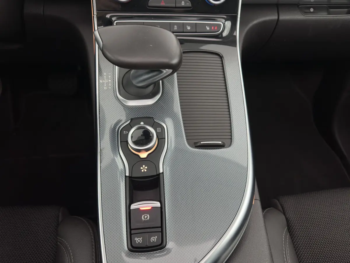 2.0 Blue dCi Intens 7pers. *AUT | PANO | HEAD-UP | LEATHER | CRUISE | FULL-LED | CAMERA | KEYLESS | HEATED-COMFORTSEATS | PRIVACY-GLASS | ECC | PDC | AMBIENT-LIGHT | 19''ALU*