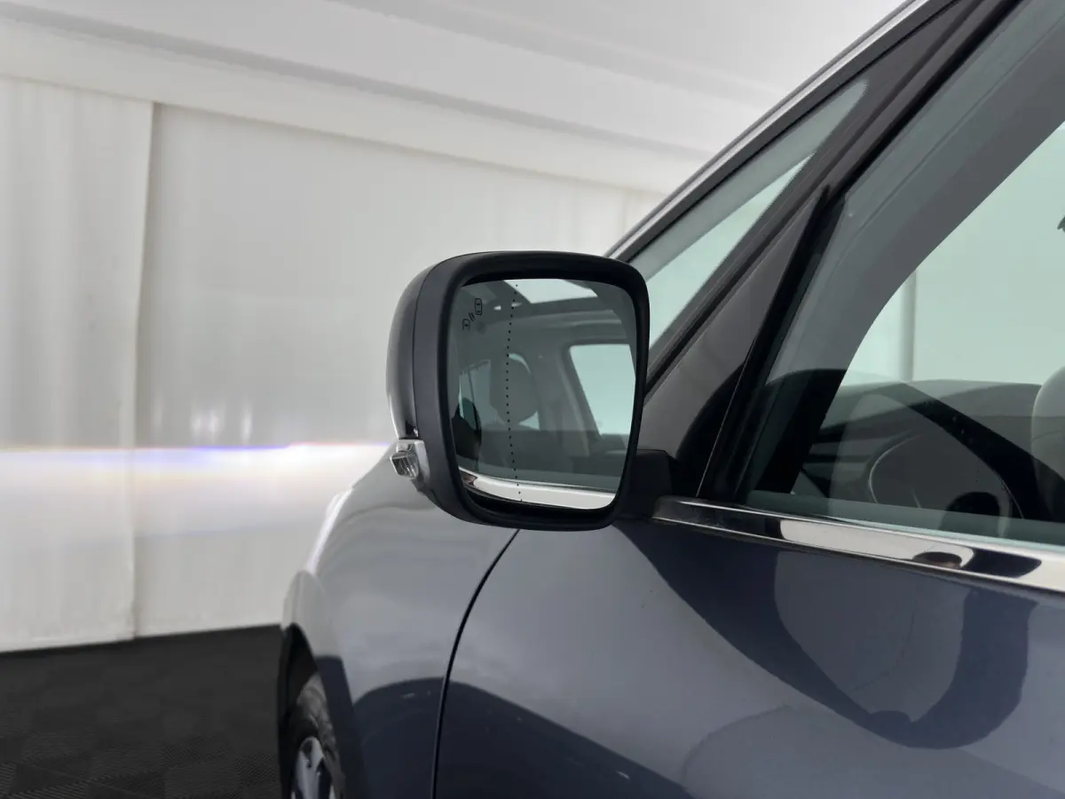 2.0 Blue dCi Intens 7pers. *AUT | PANO | HEAD-UP | LEATHER | CRUISE | FULL-LED | CAMERA | KEYLESS | HEATED-COMFORTSEATS | PRIVACY-GLASS | ECC | PDC | AMBIENT-LIGHT | 19''ALU*