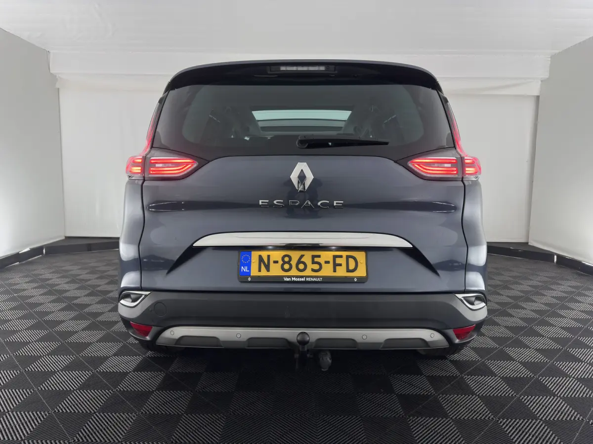 2.0 Blue dCi Intens 7pers. *AUT | PANO | HEAD-UP | LEATHER | CRUISE | FULL-LED | CAMERA | KEYLESS | HEATED-COMFORTSEATS | PRIVACY-GLASS | ECC | PDC | AMBIENT-LIGHT | 19''ALU*