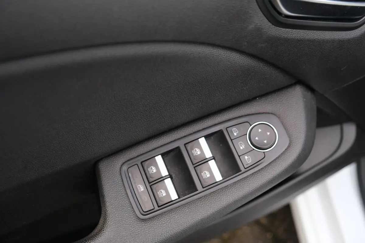 1.6 E-Tech Hybrid 140 Zen Navi Cruise PDC