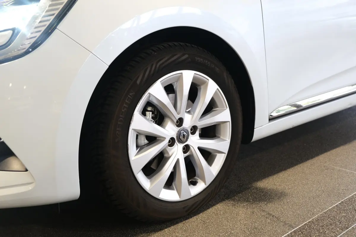 1.6 E-Tech Hybrid 140 Zen Navi Cruise PDC