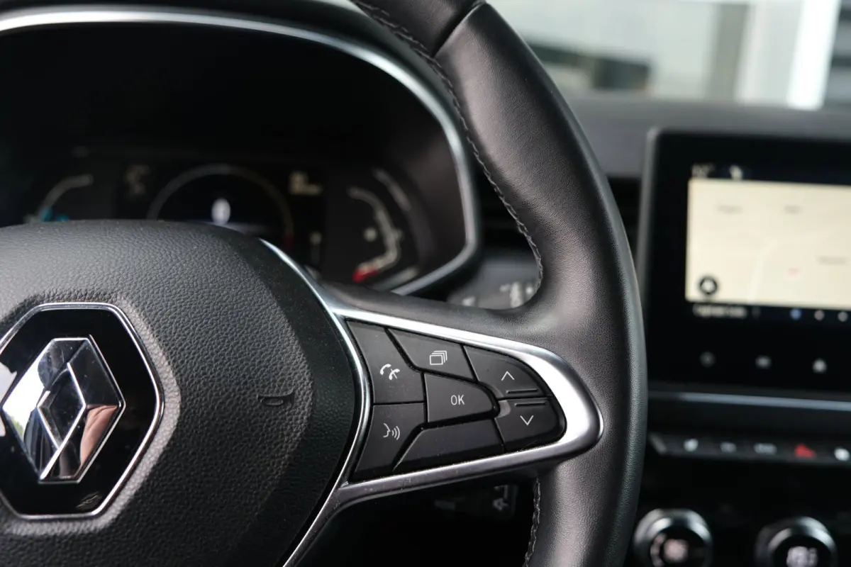 1.6 E-Tech Hybrid 140 Zen Navi Cruise PDC