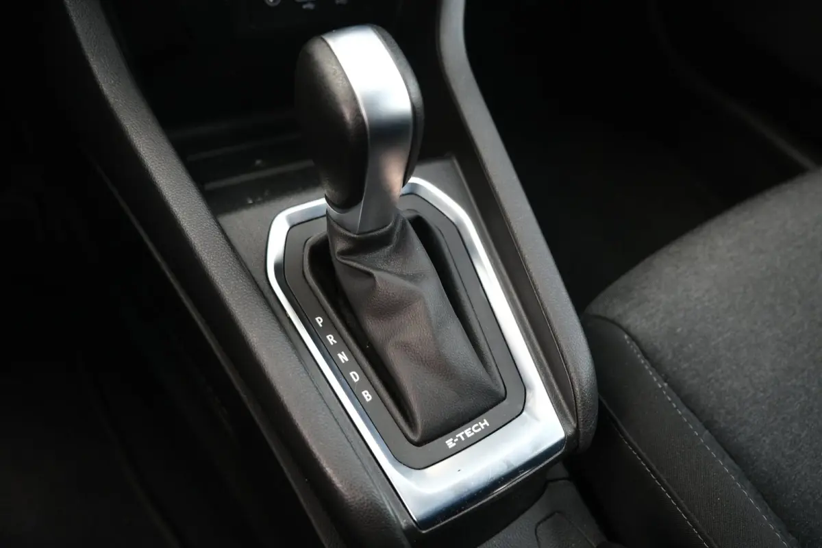 1.6 E-Tech Hybrid 140 Zen Navi Cruise PDC