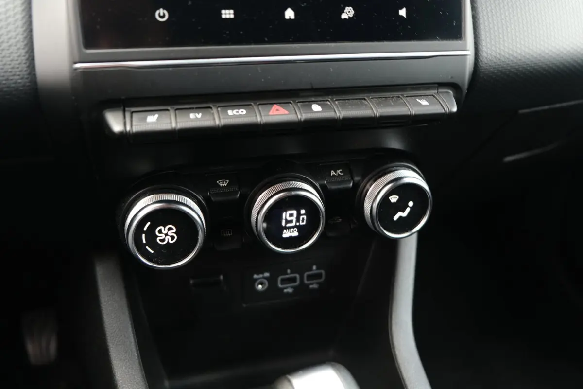 1.6 E-Tech Hybrid 140 Zen Navi Cruise PDC