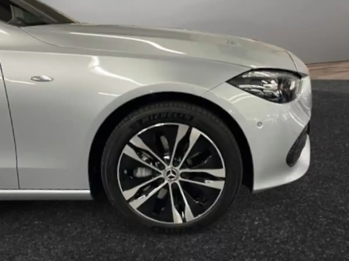 300e T AVANTGARDE ** LED, PANO, TREKH, MEM, WINTER-PACK, 18-inch LMV ** Ex MB-AG - UNFALLFREI ** ** INFORMEER OOK NAAR ONZE AANTREKKELIJKE FINANCIAL-LEASE TARIEVEN **
