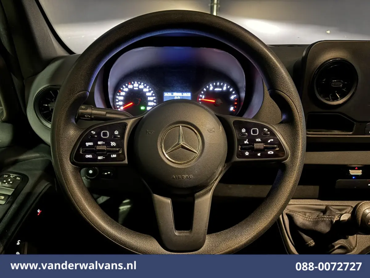 317 CDI 170pk L2H2 Euro6 Airco | Cruisecontrol | Navigatie | 360 graden Camera | Apple Carplay Chauffeursstoel, Stoelverwarming, parkeersensoren, bijrijdersbank, Android auto
