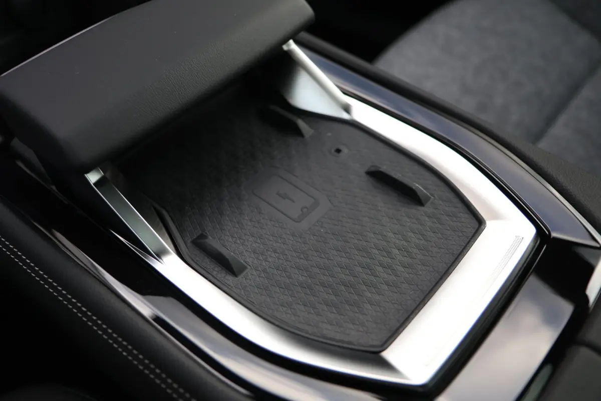 1.3 mild hybrid 150 X-Tronic techno Panoramdak 4 seizoenen banden