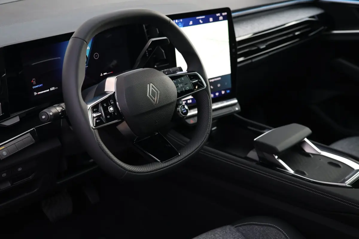 1.3 mild hybrid 150 X-Tronic techno Panoramdak 4 seizoenen banden