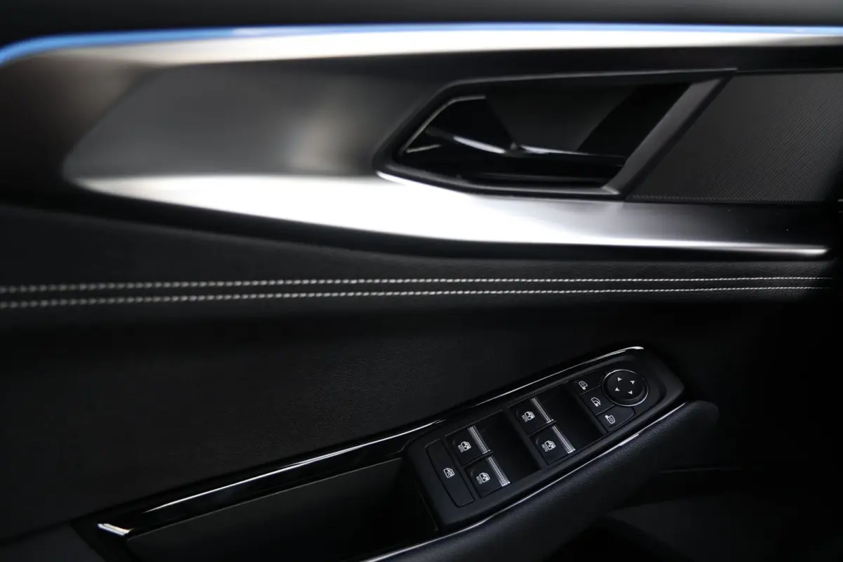1.3 mild hybrid 150 X-Tronic techno Panoramdak 4 seizoenen banden