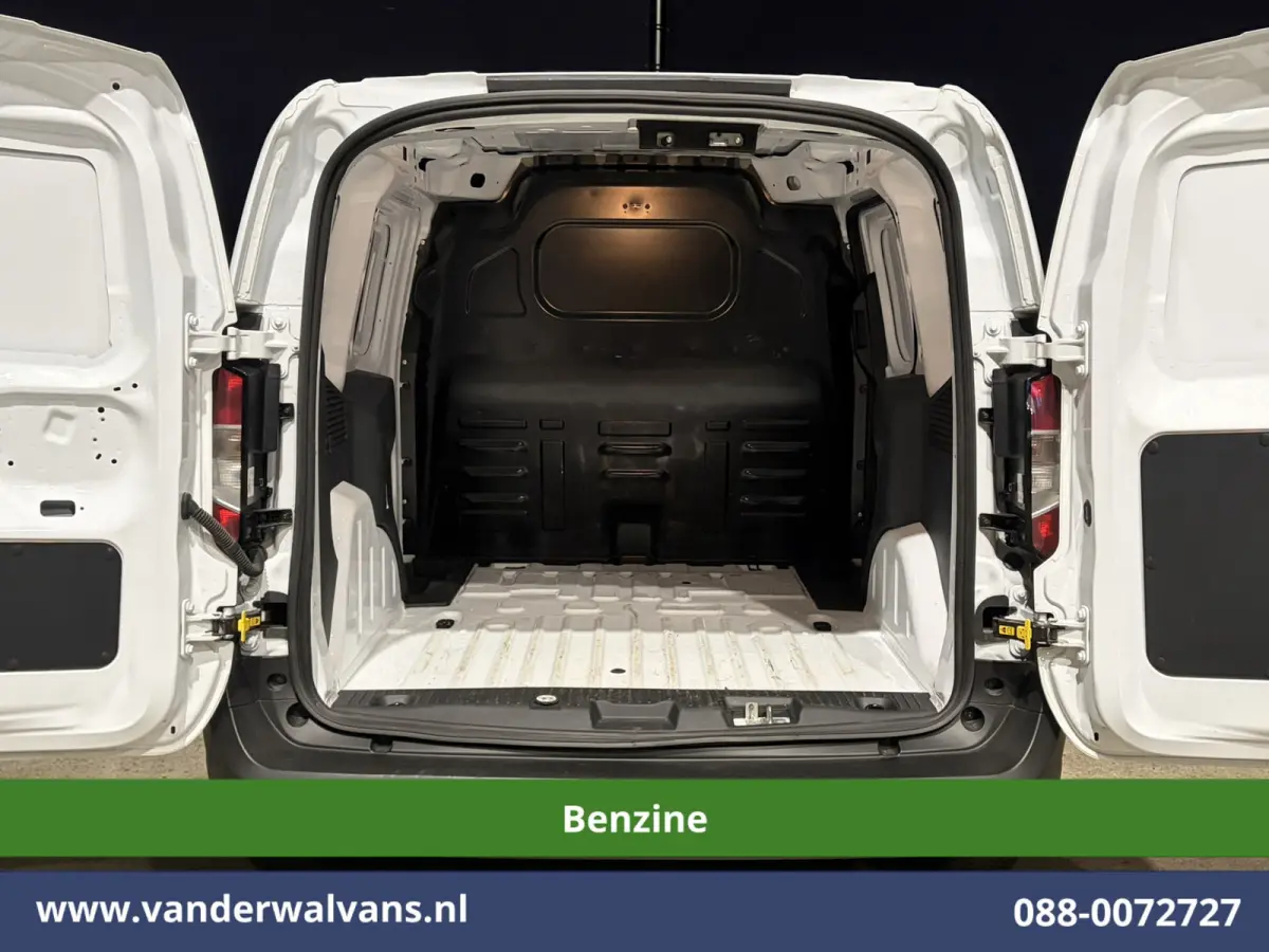 1.0 Trend 101pk Benzine L1H1 Euro6 Airco | Apple Carplay | Cruisecontrol | Parkeersensoren Android auto