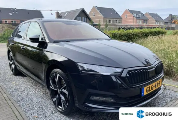 1.4 TSI iV PHEV Sportline Business Unieke combinatie | Leder | Panoramadak | Stoel/Stuur Verwarming | Apple Carplay / Android Auto | Elek. achterklep | Camera | Climate Control | Adaptieve C