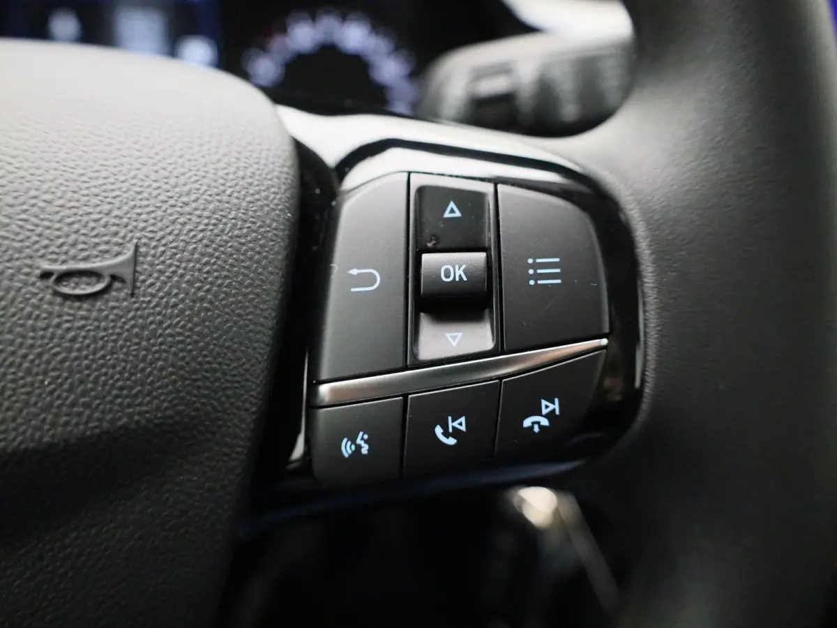 1.0 EcoBoost Titanium | APPLE CARPLAY - ANDROID AUTO | CLIMATE CONTROL | CRUISE CONTROL | PARKEERSENSOREN ACHTER | LANE ASSIST |