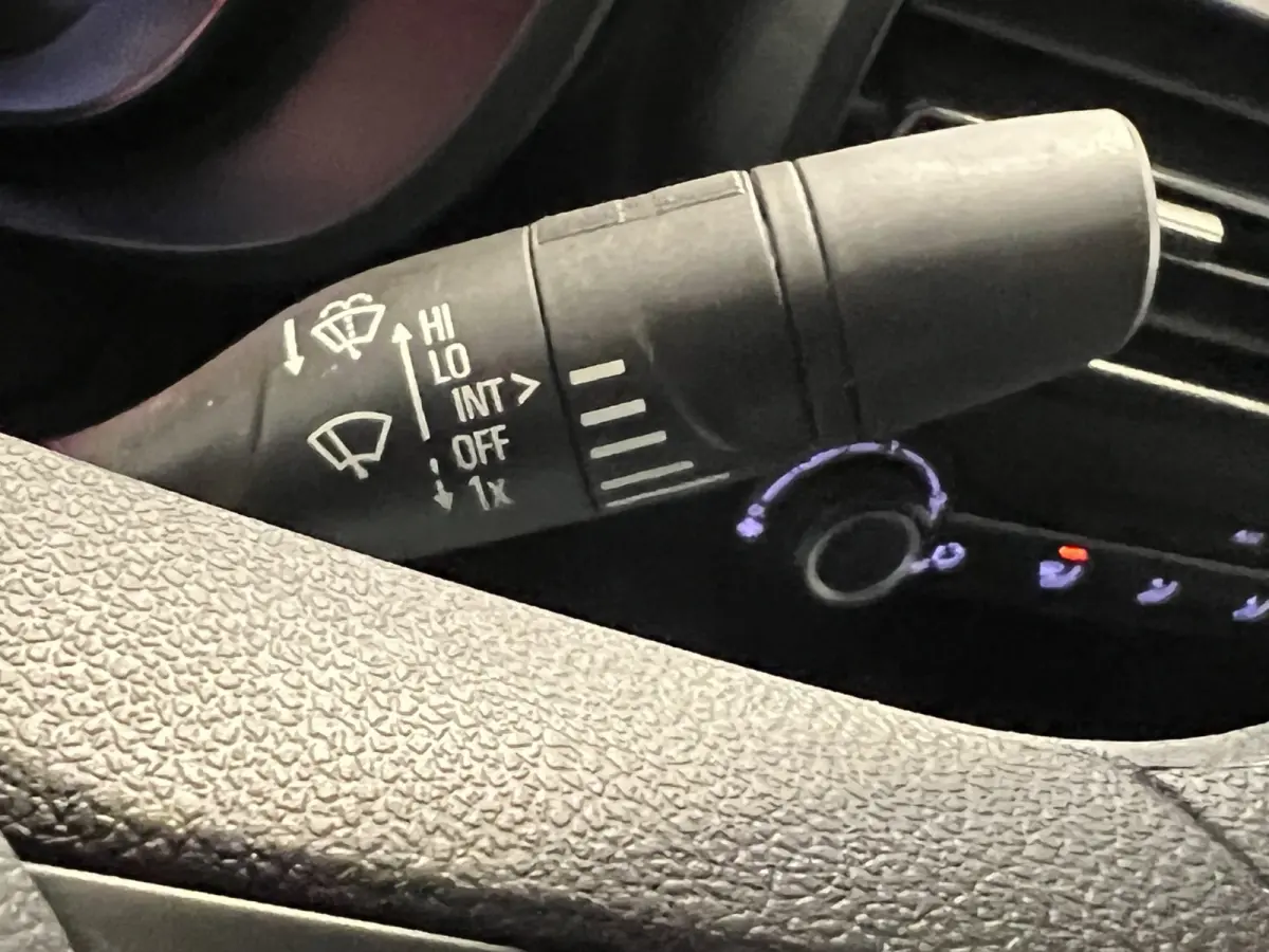 1.5D L2H1 Edition | Navigatie | Cruise Control | Achteruitrijcamera | PDC Voor en Achter | DAB | Airco |