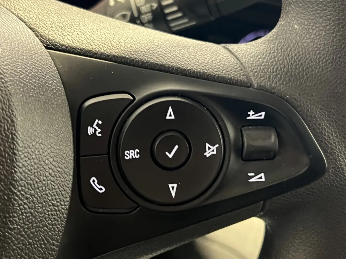 1.5D L2H1 Edition | Navigatie | Cruise Control | Achteruitrijcamera | PDC Voor en Achter | DAB | Airco |