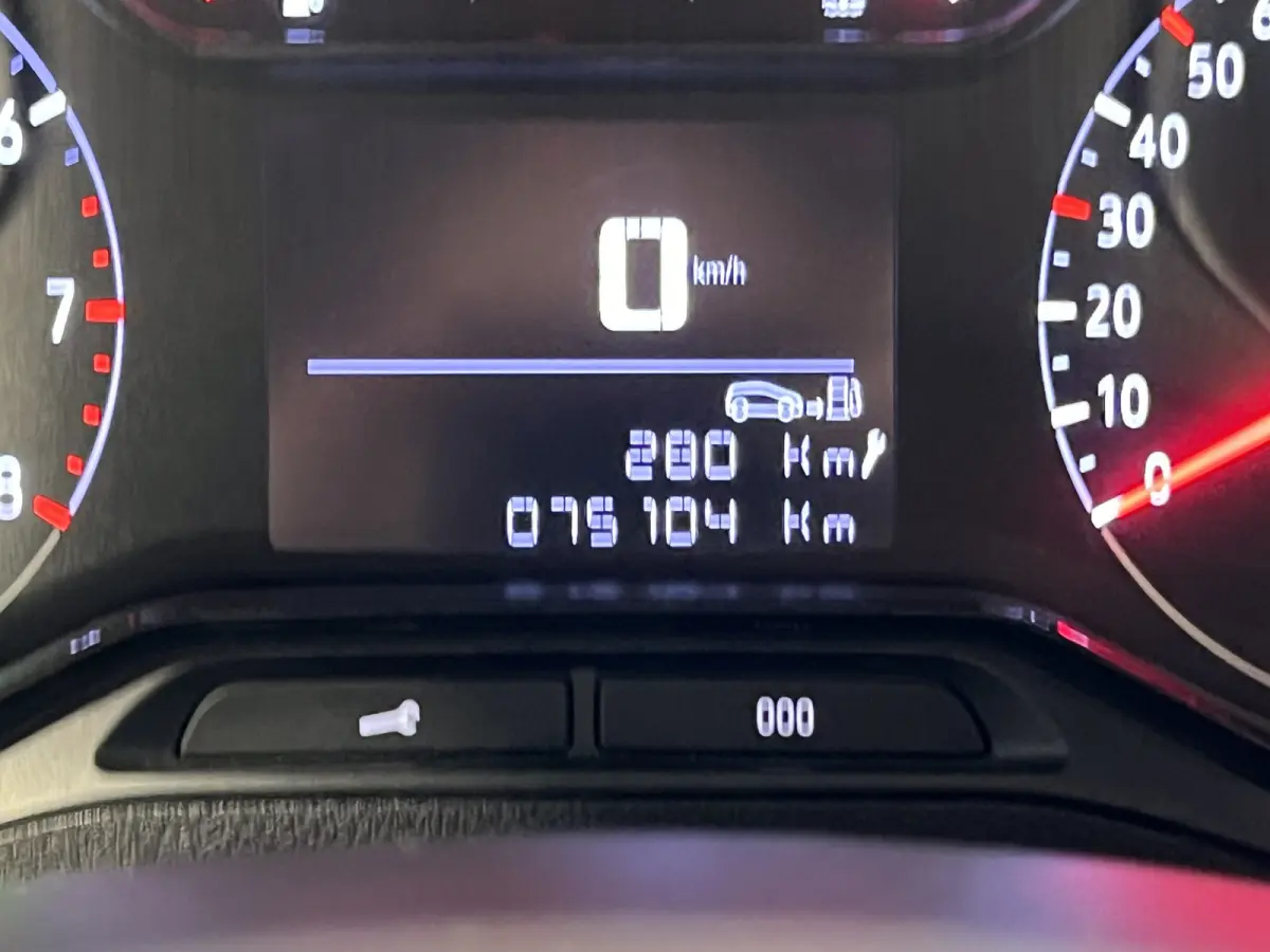 1.5D L2H1 Edition | Navigatie | Cruise Control | Achteruitrijcamera | PDC Voor en Achter | DAB | Airco |