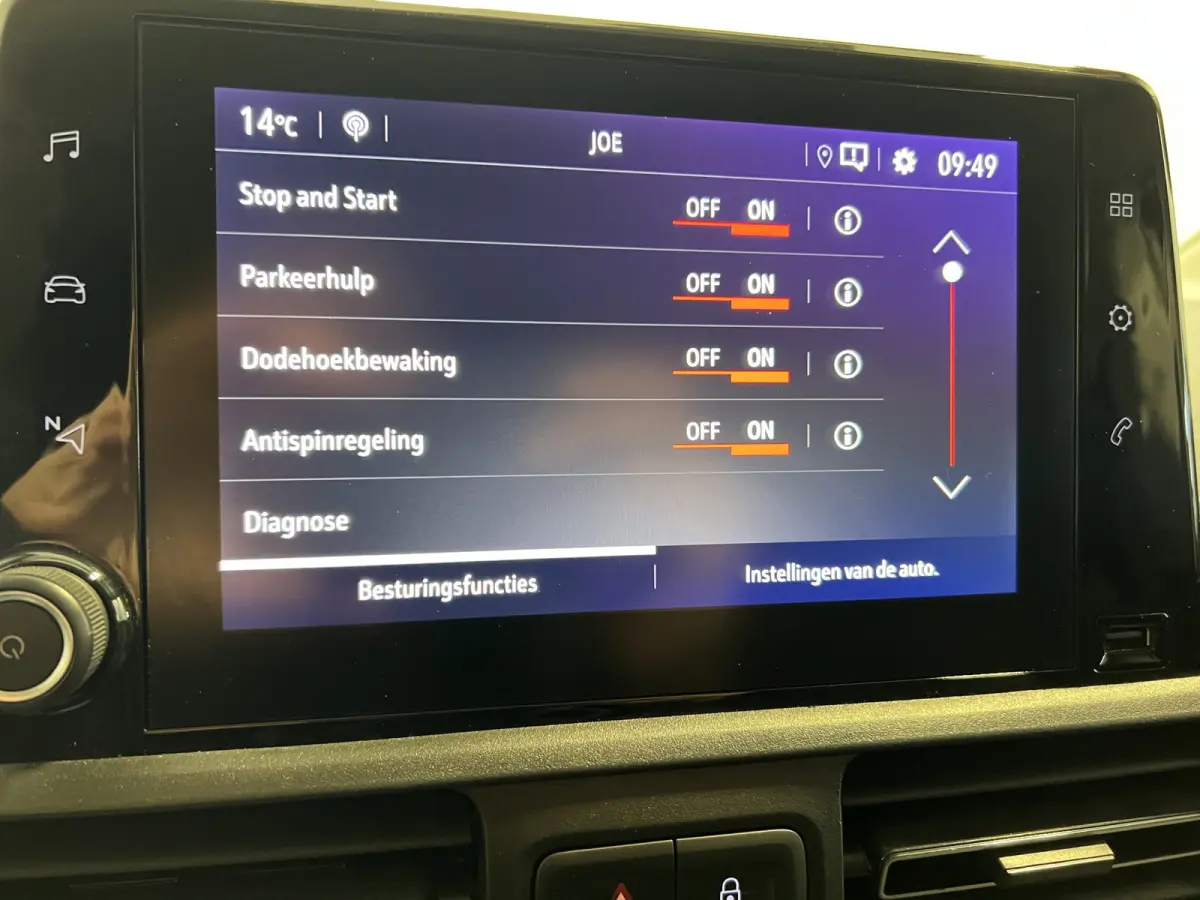 1.5D L2H1 Edition | Navigatie | Cruise Control | Achteruitrijcamera | PDC Voor en Achter | DAB | Airco |