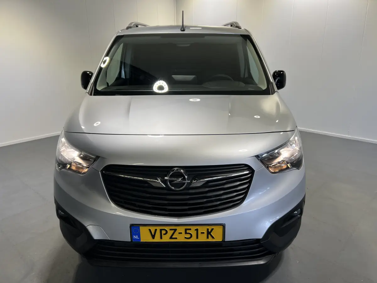 1.5D L2H1 Edition | Navigatie | Cruise Control | Achteruitrijcamera | PDC Voor en Achter | DAB | Airco |