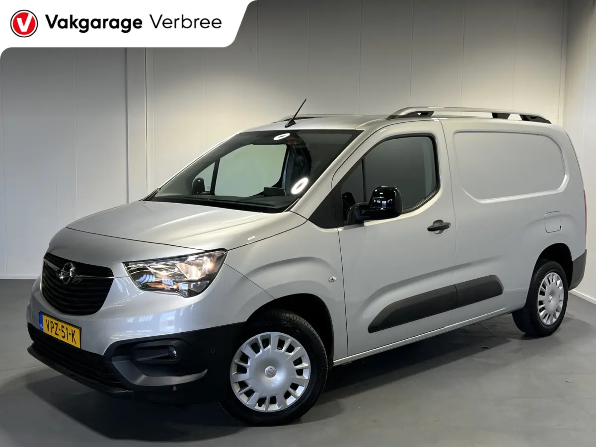 1.5D L2H1 Edition | Navigatie | Cruise Control | Achteruitrijcamera | PDC Voor en Achter | DAB | Airco |