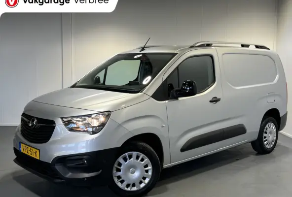 1.5D L2H1 Edition | Navigatie | Cruise Control | Achteruitrijcamera | PDC Voor en Achter | DAB | Airco |