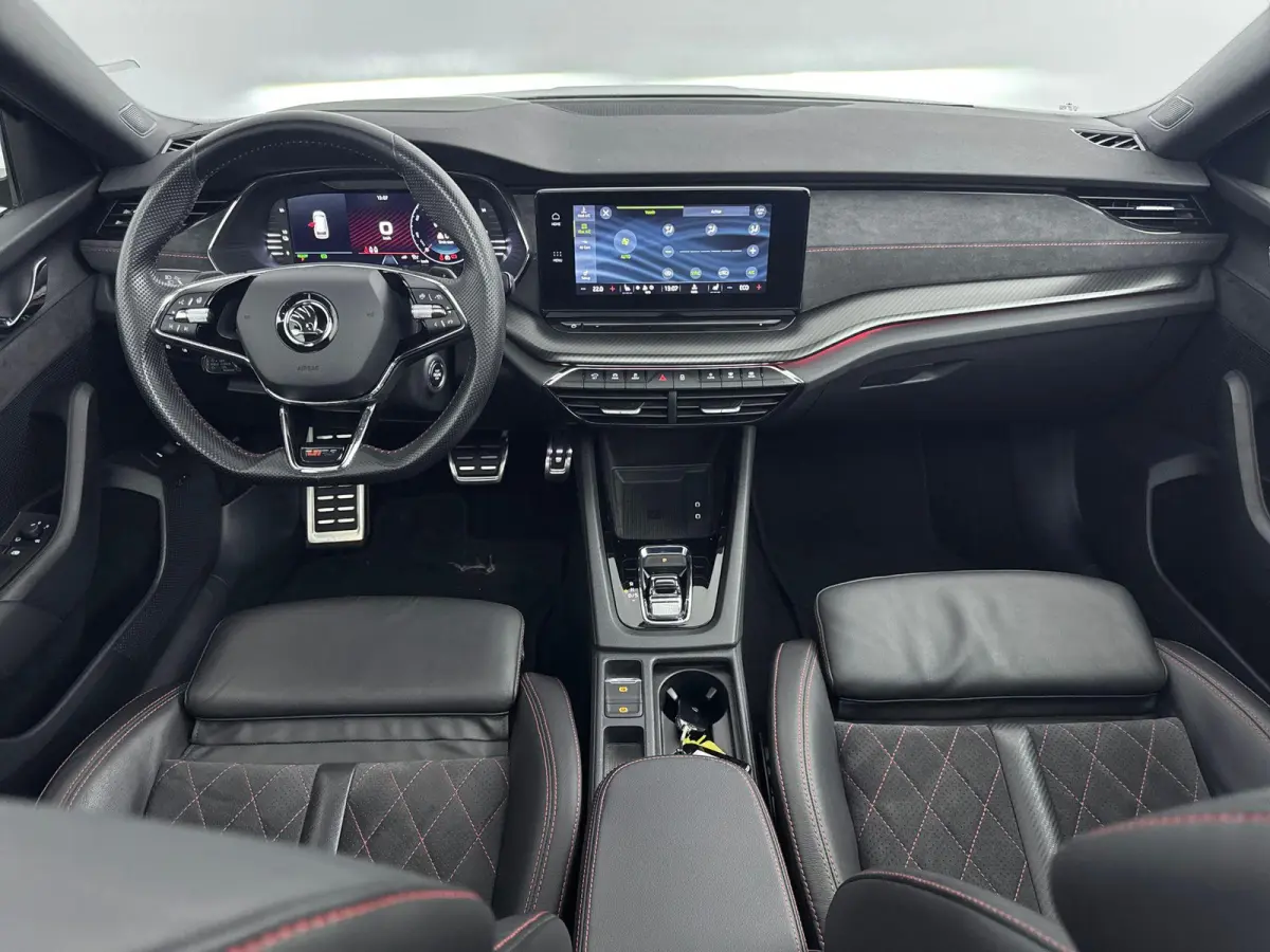 1.4 TSI RS iV PHEV Business Panoramadak | Canton Audio |