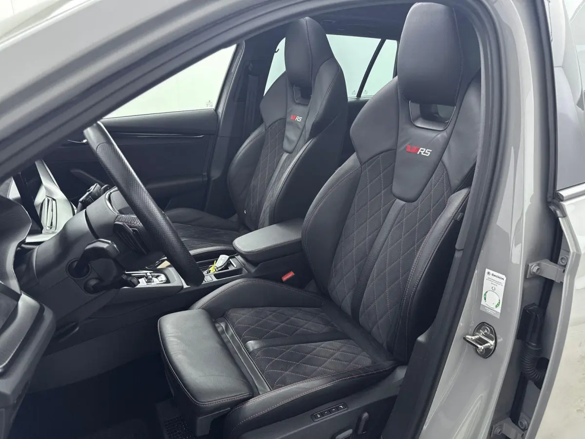 1.4 TSI RS iV PHEV Business Panoramadak | Canton Audio |