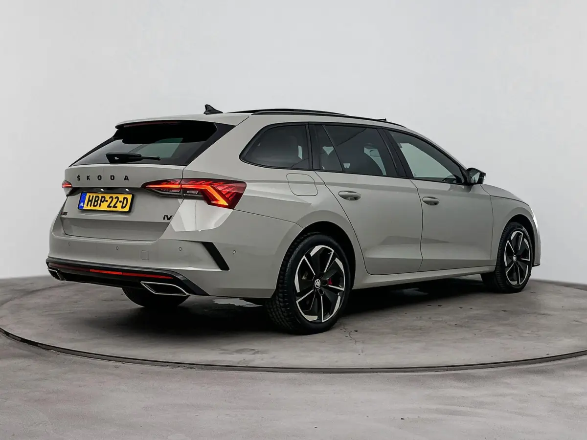 1.4 TSI RS iV PHEV Business Panoramadak | Canton Audio |