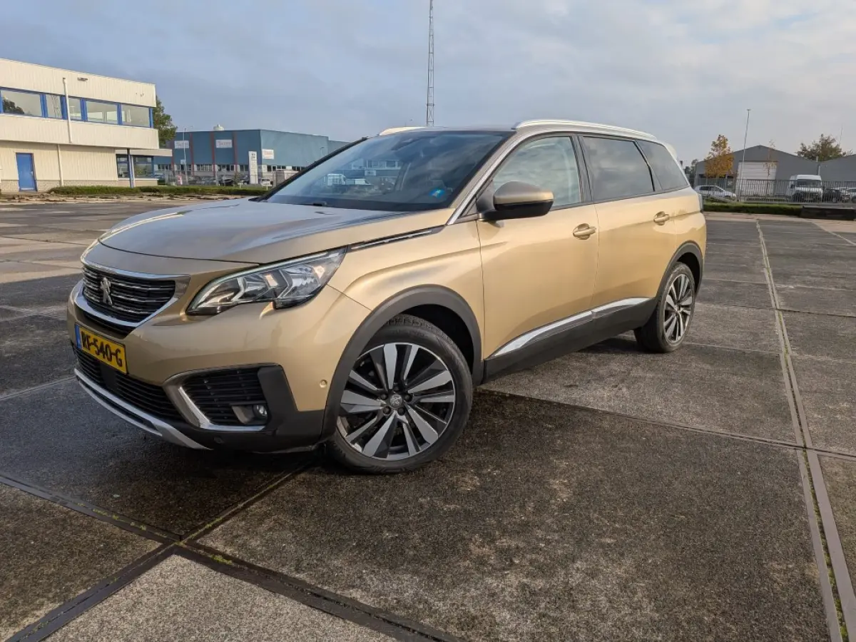 1.6 e-THP Blue Lease Premium 7 pers, Automaat