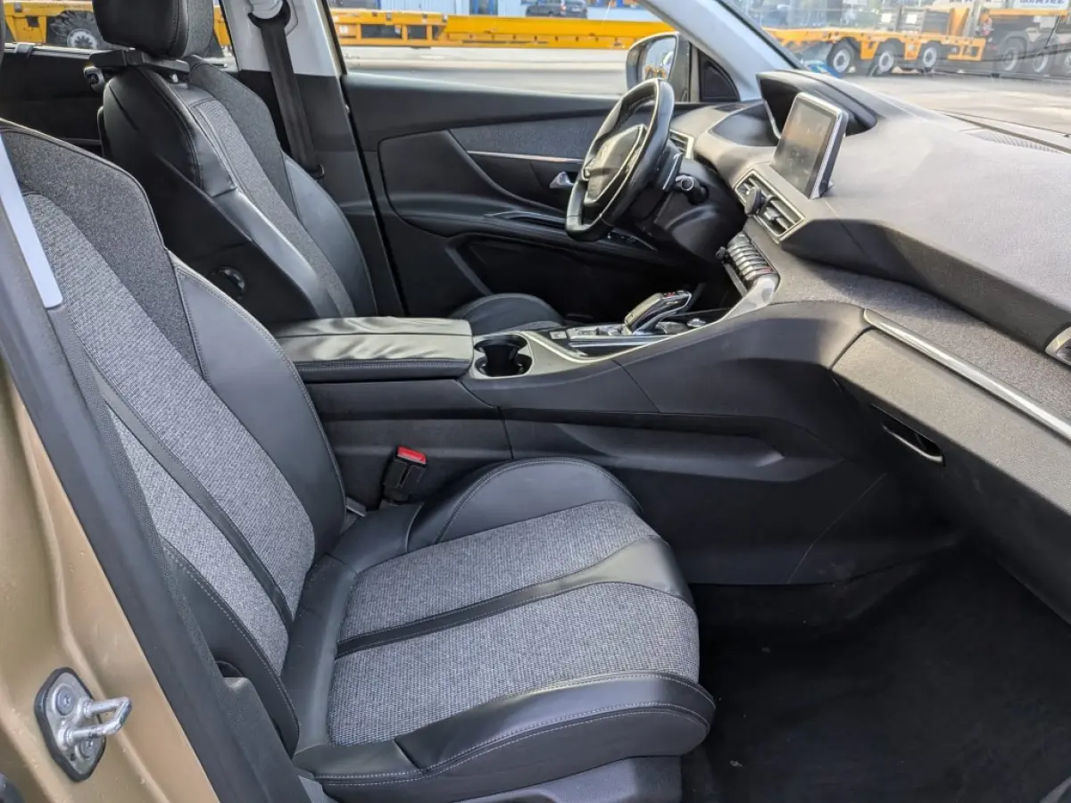 1.6 e-THP Blue Lease Premium 7 pers, Automaat