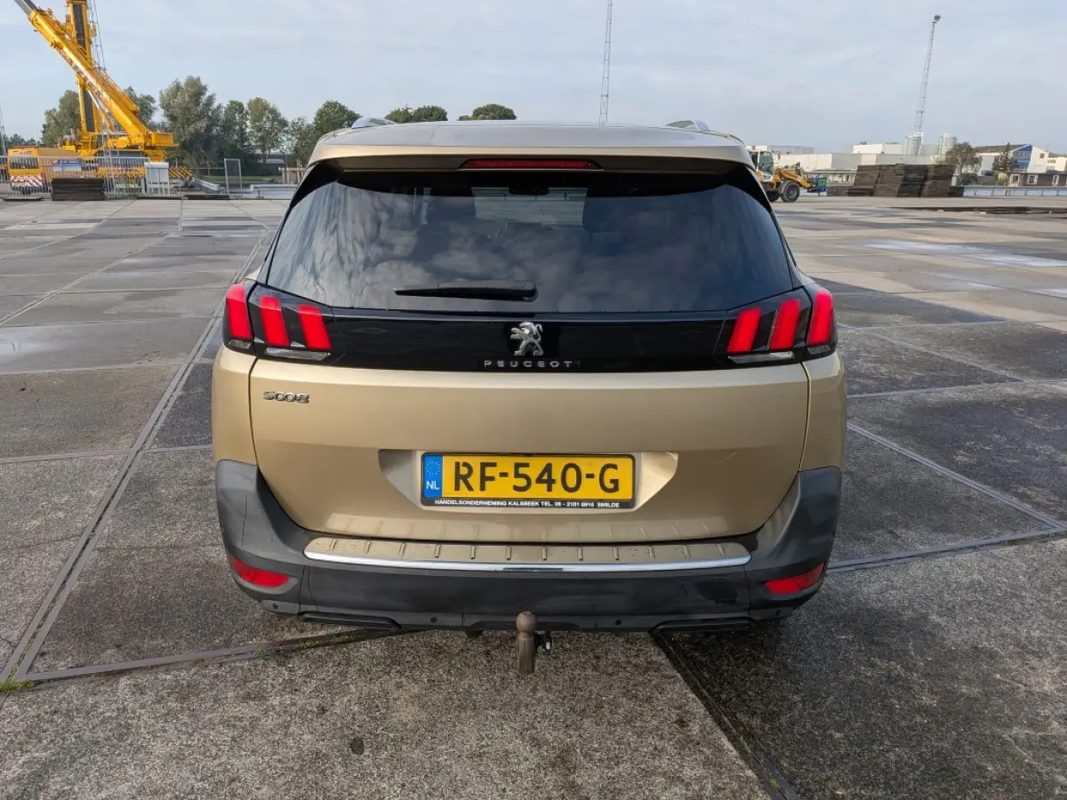 1.6 e-THP Blue Lease Premium 7 pers, Automaat