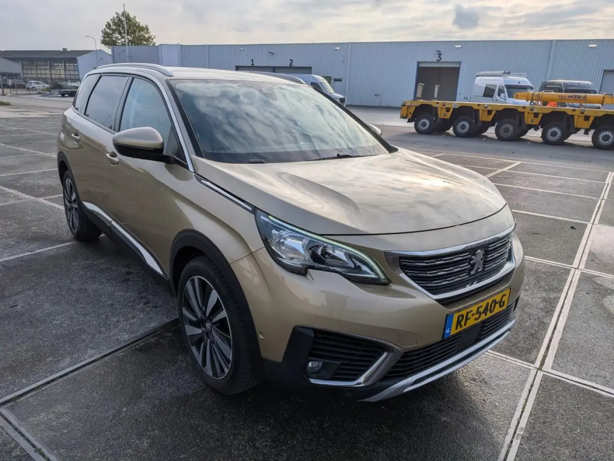 1.6 e-THP Blue Lease Premium 7 pers, Automaat