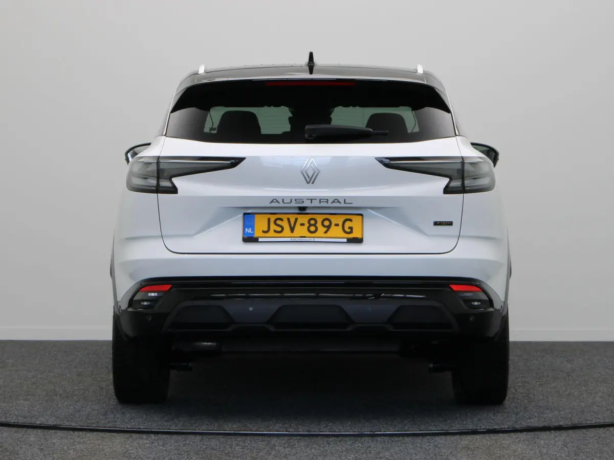 E-Tech full hybrid 200pk techno | Nieuw model | 20" lichtmetalen velgen | All season banden |
