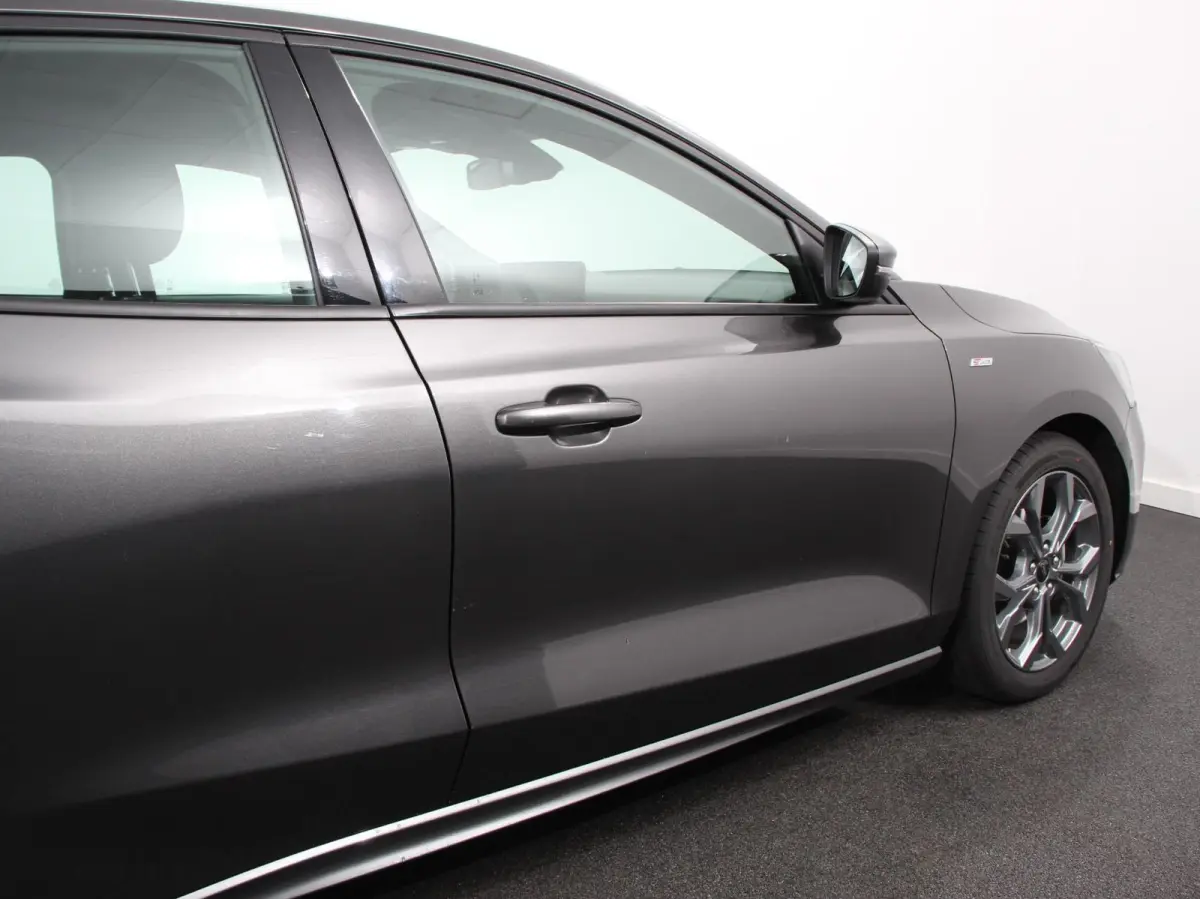 1.0 Focus 125 PK HB ST-Line Automaat Navi Climate control cruise control Carplay LM velgen Parkeersensoren Led Matrix koplampen
