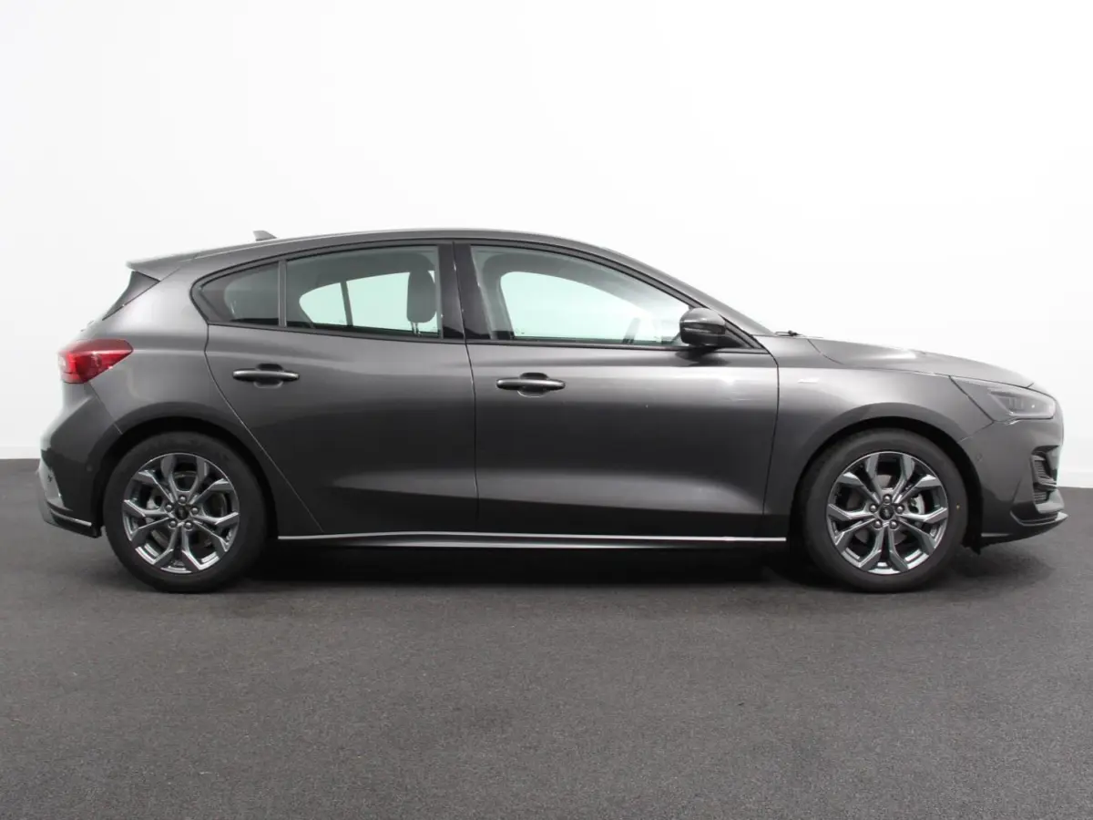 1.0 Focus 125 PK HB ST-Line Automaat Navi Climate control cruise control Carplay LM velgen Parkeersensoren Led Matrix koplampen