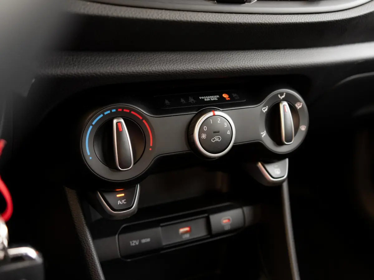 1.0 GDi DynamicLine | Navi | Airco | Cruise | Camera | Apple Carplay