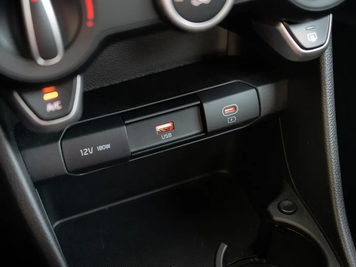 1.0 GDi DynamicLine | Navi | Airco | Cruise | Camera | Apple Carplay