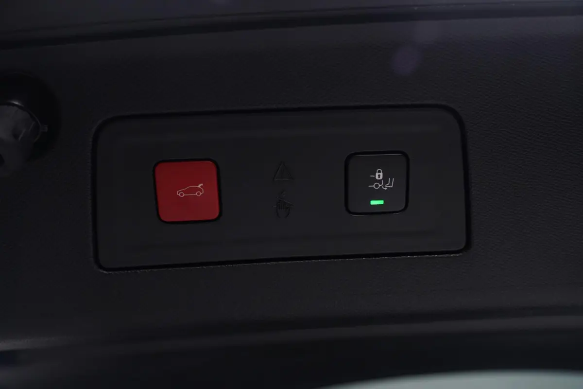 1.2 PureTech Allure Pack Distr.riem v.v. 95.374 km Apple Carplay Achteruitrijcamera Clima Privacy Glass Navi Digital Display PDC V+A