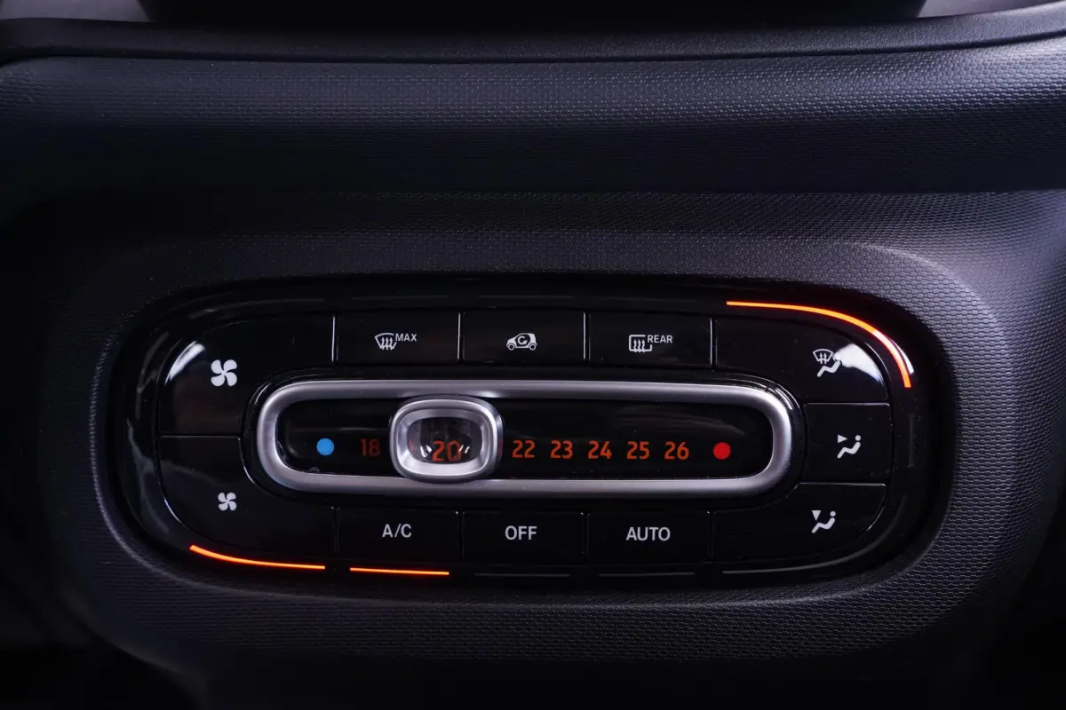1.0 Pure NAP Cruise Control Bluetooth Airco Rijklaar!
