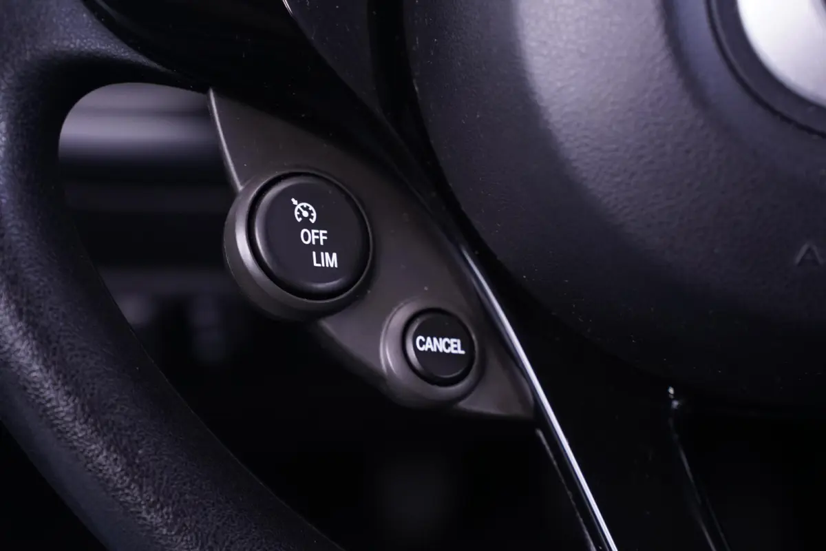 1.0 Pure NAP Cruise Control Bluetooth Airco Rijklaar!