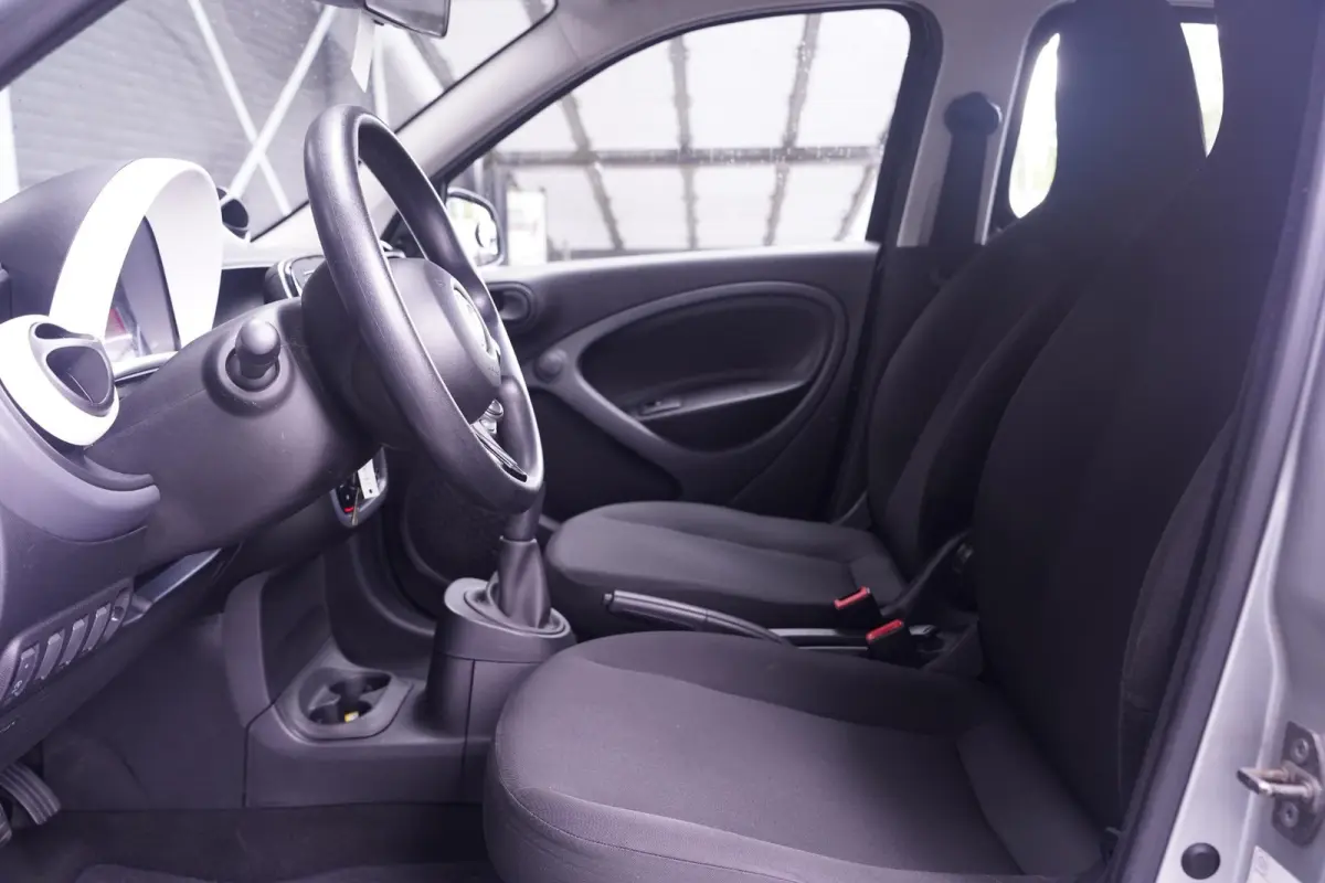1.0 Pure NAP Cruise Control Bluetooth Airco Rijklaar!