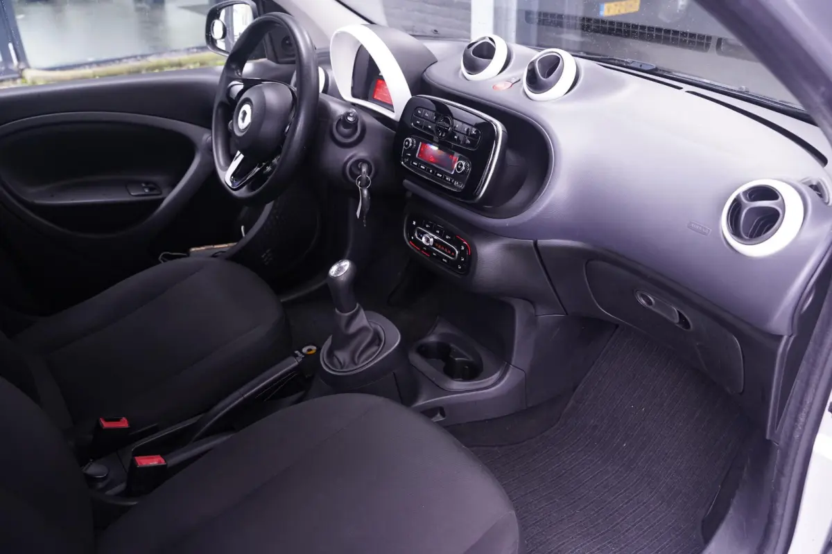 1.0 Pure NAP Cruise Control Bluetooth Airco Rijklaar!