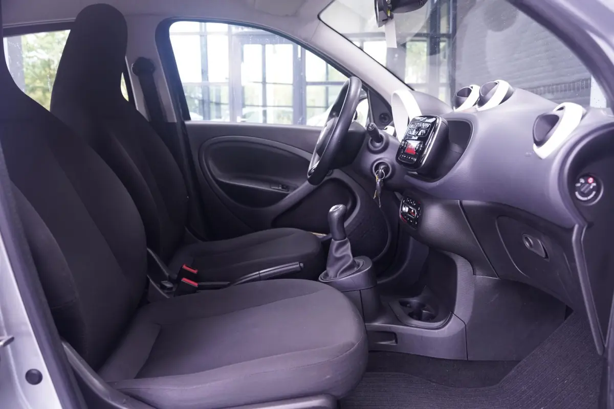 1.0 Pure NAP Cruise Control Bluetooth Airco Rijklaar!
