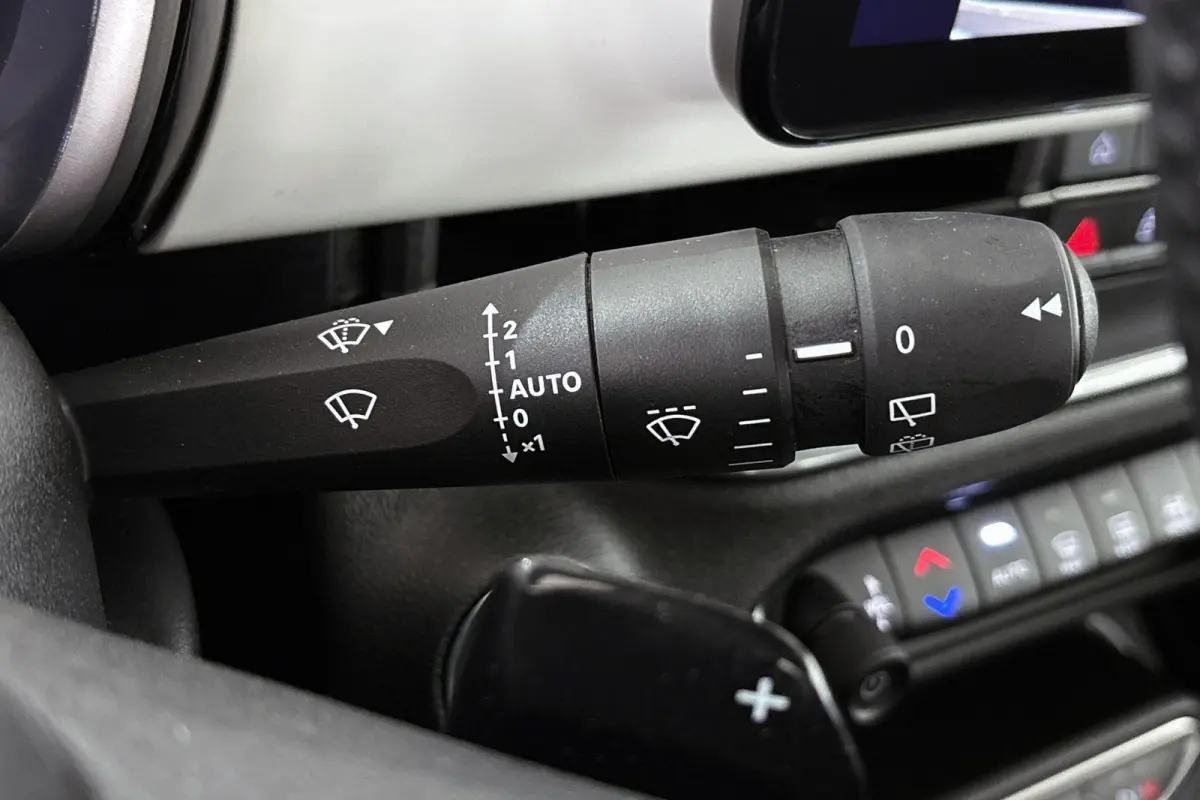 1.2 Hybrid Icon Stoelverwarming Camera Keyless Carplay