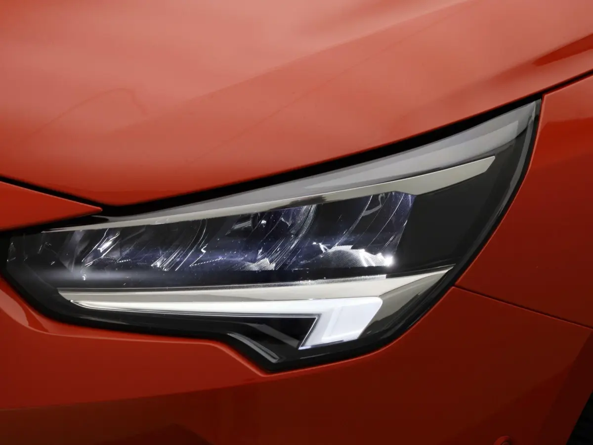 Corsa-e Auto e-Elegance | NAVIGATIE | CAMERA | CLIMATE CONTROL | DIGITAAL DASHBOARD | LED | LMV | CRUISE CONTROL |