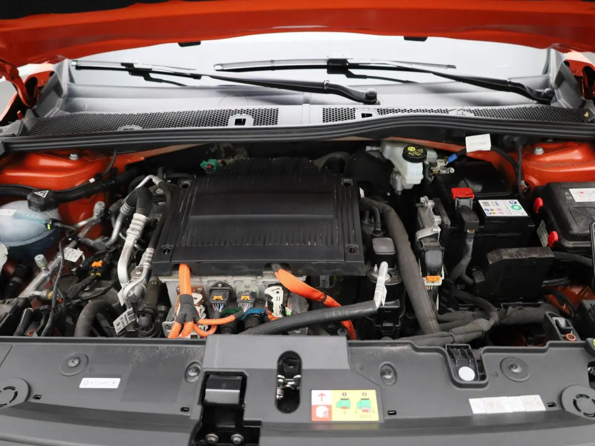 Corsa-e Auto e-Elegance | NAVIGATIE | CAMERA | CLIMATE CONTROL | DIGITAAL DASHBOARD | LED | LMV | CRUISE CONTROL |