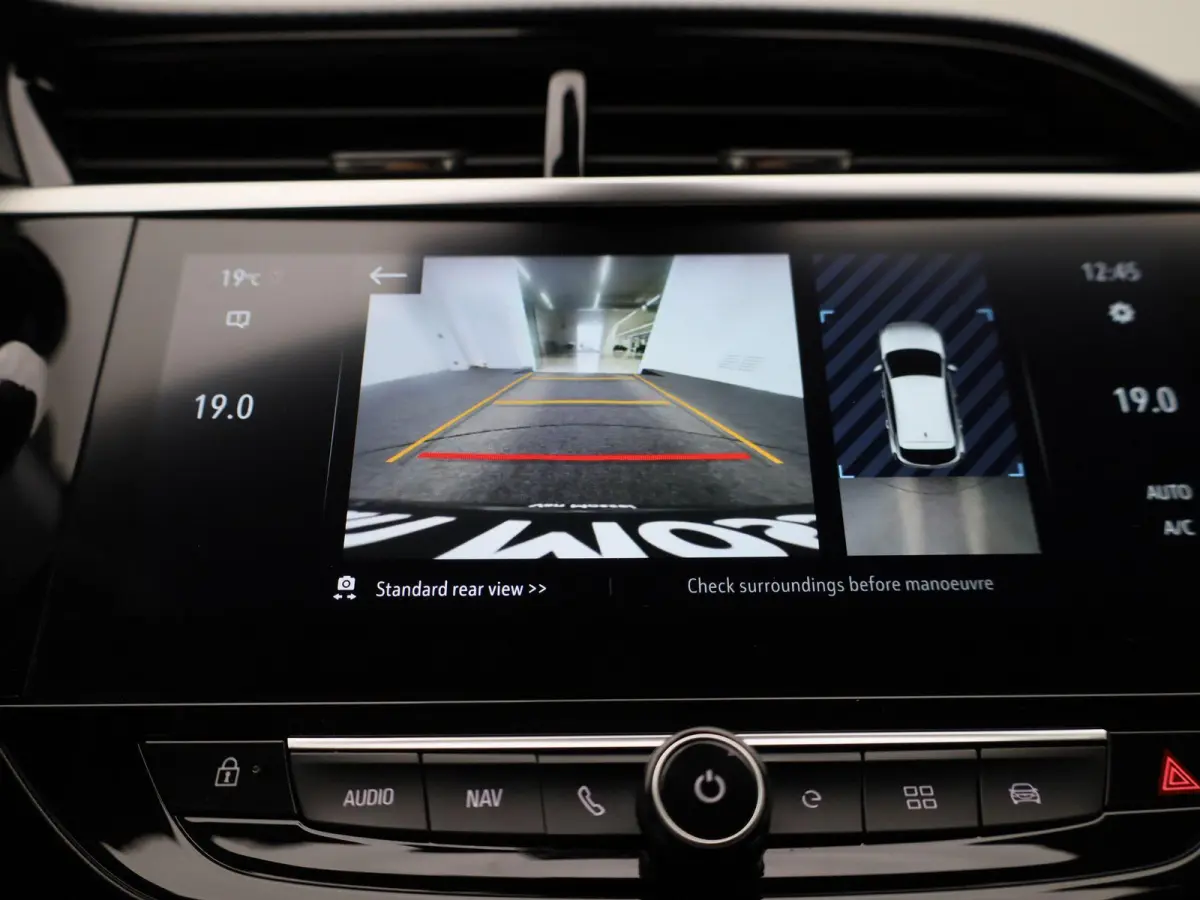 Corsa-e Auto e-Elegance | NAVIGATIE | CAMERA | CLIMATE CONTROL | DIGITAAL DASHBOARD | LED | LMV | CRUISE CONTROL |